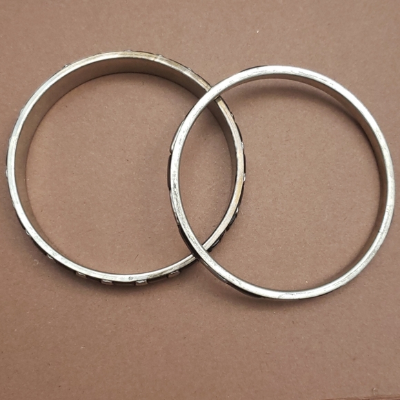 Bangle bracelets - Picture 2 of 3